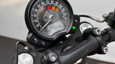 Triumph Bonneville Bobber Black